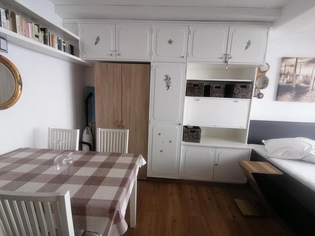 Haus Enzian - Apartment Gerlitzen Kanzelhohe Εξωτερικό φωτογραφία
